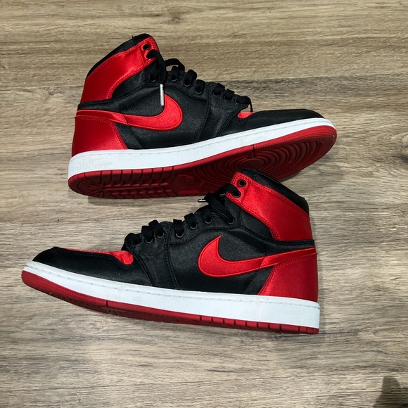 Jordan 1 Satin Bred size 9 - Picture 6 of 6
